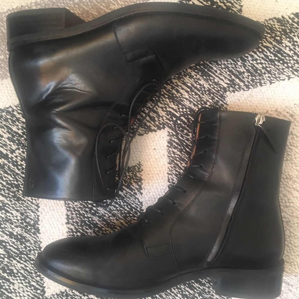 VAGABOND Ava Lace up Boot